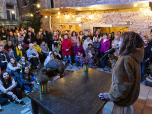 Příběh Nitěnek přilákal stovky lidí. Už mi neříkají čarodějnice, těší Evu Juroškovou