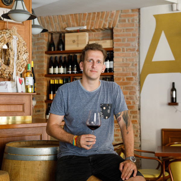 Každé víno z naší nabídky ochutnám, říká Milan Augustin z THEWINES.CZ