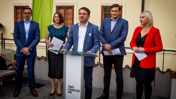 Spojení Pirátů a Starostů posílá z jižních Čech do Poslanecké sněmovny dva zástupce.