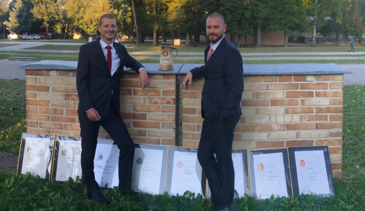 Historický úspěch na degustačních soutěžích. Pivovary Staropramen získaly deset medailí.