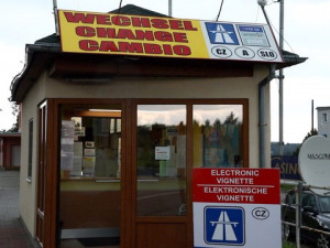 Nejlepší past na turisty? Prodej dálničních známek na hraničních přechodech s Rakouskem a Německem