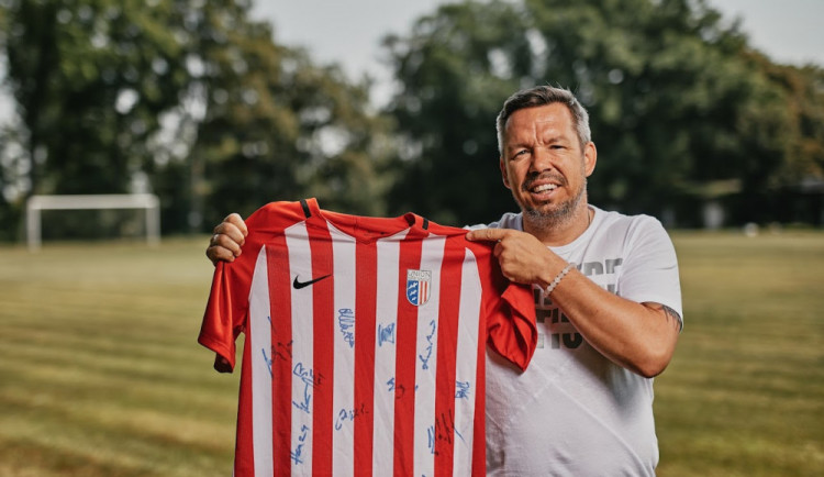 Místní chtějí oživit fotbal na Břevnově. Pomáhá jim Slavia i Pavel Horváth.