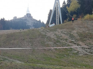 Na Ještědu se zřítila kabina lanovky. Zemřel průvodčí