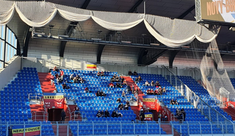 Spartě chyběl v Ostravě pověstný dvanáctý hráč. Fanoušci nestihli zápas kvůli zpoždění vlaku