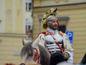 Svatý Martin přivezl do Brna na bílém koni první letošní víno
