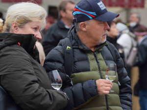 Svatý Martin přivezl do Brna na bílém koni první letošní víno