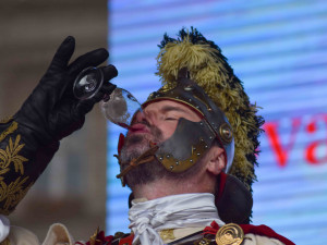 Svatý Martin přivezl do Brna na bílém koni první letošní víno