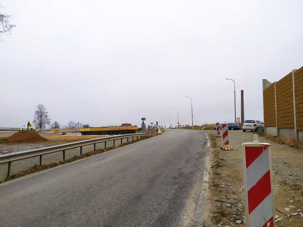 Kvůli stavbě D3 bude uzavřena část Novohradské. Omezení potrvá dva týdny