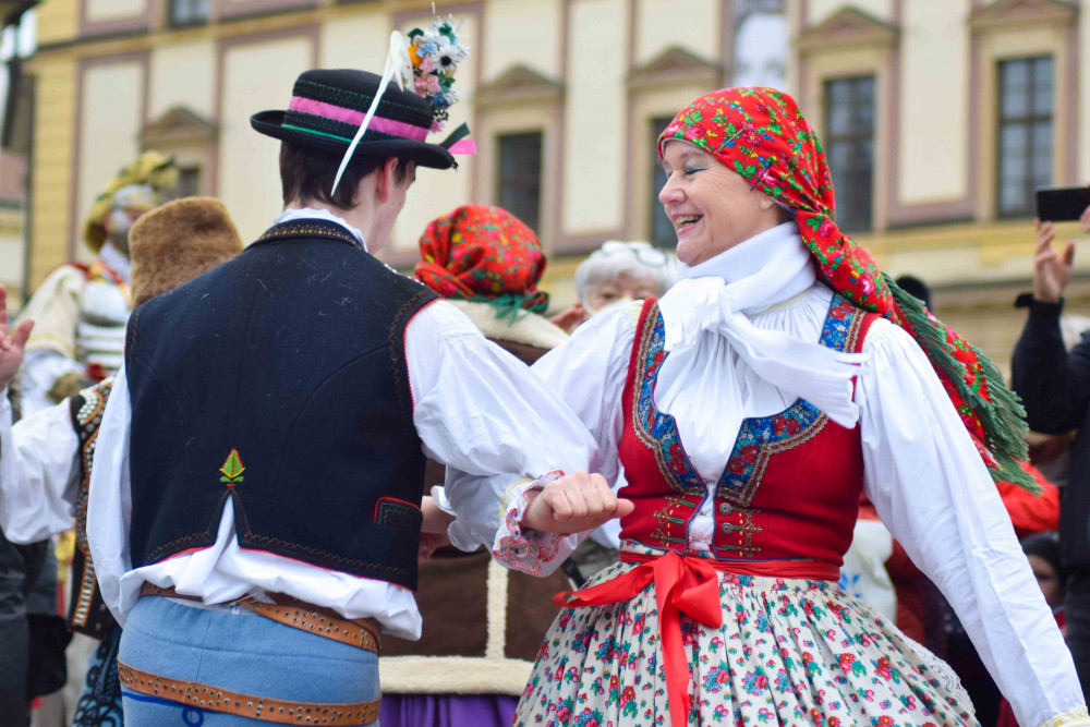 Svatý Martin přivezl do Brna na bílém koni první letošní víno