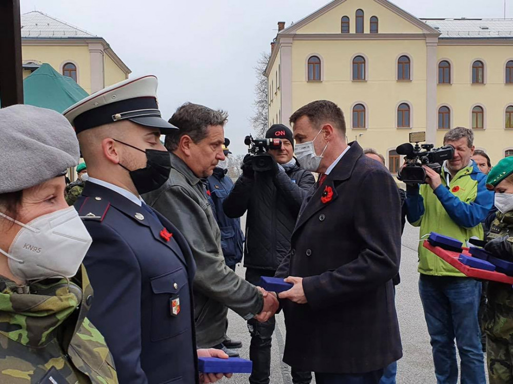 Hejtman Půta ocenil průvodčího, který zastavil lanovku na Ještědu. Neštěstí mohlo mít větší rozměr