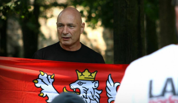 Praha odsoudila Landovu iniciativu Zlatý špendlík za blokování práce hygieniků.