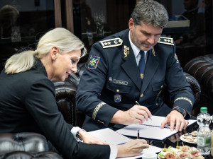 Můžeme ztratit deset tisíc lidí, obává se povinného očkování policejní prezident