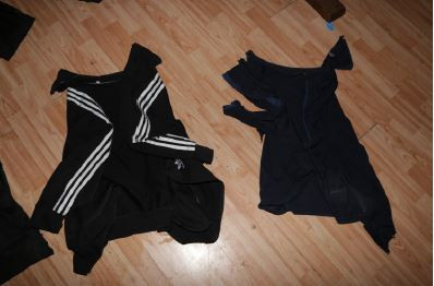 Kriminalisté pátrají po totožnosti neznámého potetovaného muže, zemřel uvnitř plzeňského bytu