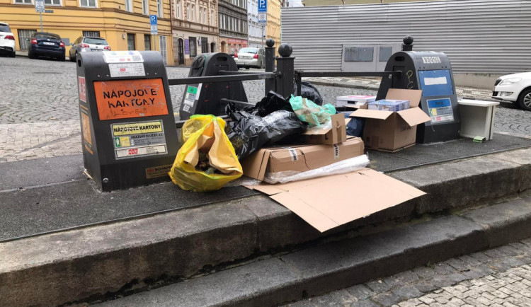 Nachází se Praha v odpadové krizi? Jaké je její řešení? Odpovídají zastupitelé