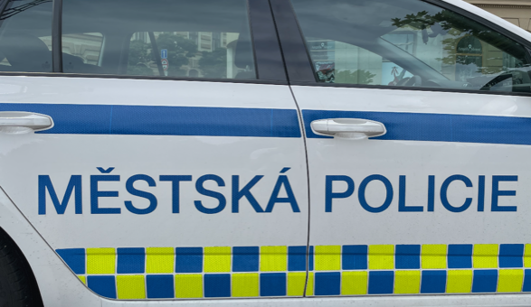 Řežeme kámen, tvrdili mladíci, kteří se chtěli pilou dostat do trafiky v Brně