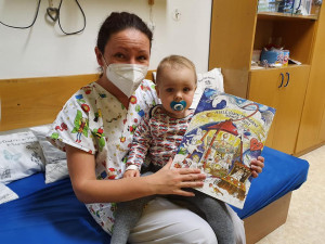 Sám si prošel rakovinou, dnes dětem se stejnou diagnózou rozdává naději na uzdravení skrze adventní kalendáře