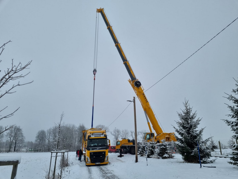 Z Prahy přicestovaly do Liberce dvě tramvaje. Z jedné bude občerstvení, druhá bude uklízet sníh. Foto: Patrik Fiebiger
