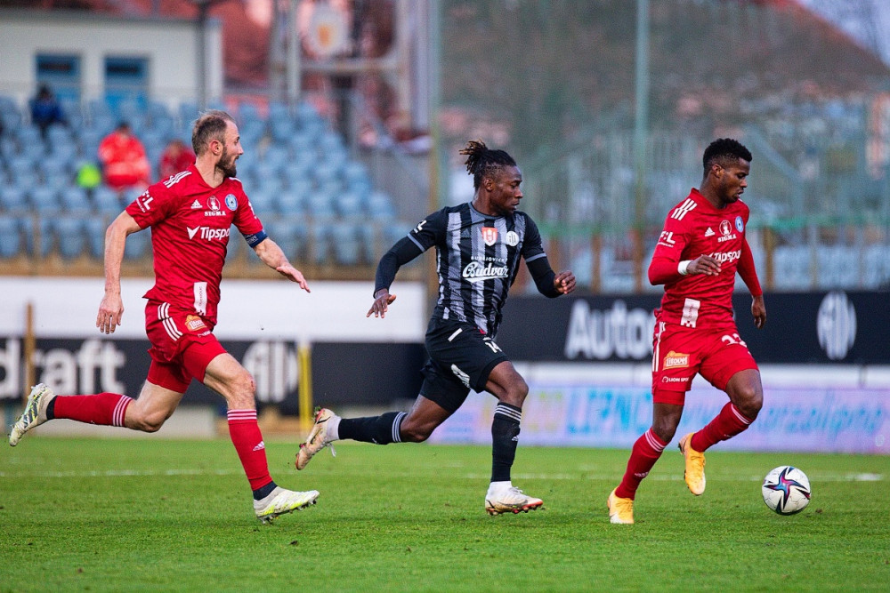 Další domácí výhra, Dynamo složilo Olomouc