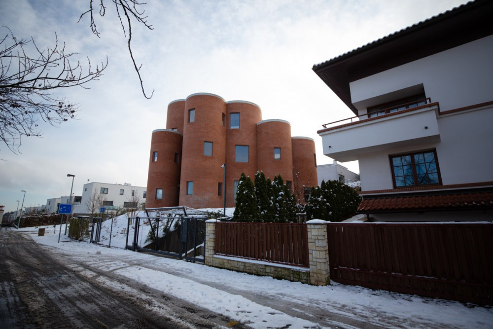 Takešiho hrad je hotový. Dům Tomia Okamury vzbuzuje emoce mezi sousedy i architekty