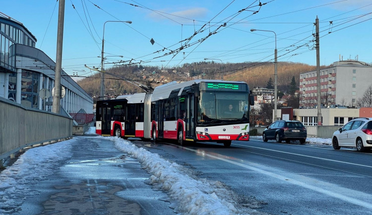 Do brněnských ulic vyjely nové klimatizované trolejbusy