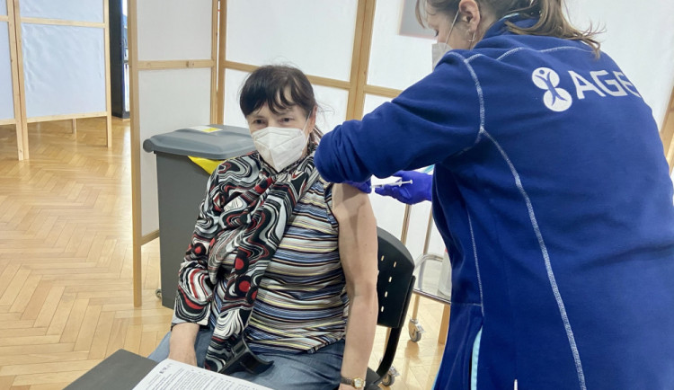 Potřebujeme větší kapacity, hlásí jižní Morava. Otevřou se nová očkovací centra