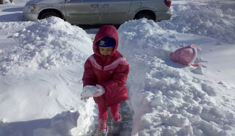 Holčička v Brně chtěla bobovat. Vyrazila sama bez ponožek i spodního prádla