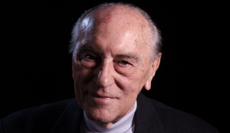 Zemřel Ludvík Armbruster, jezuitský kněz a bývalý děkan Katolické teologické fakulty Univerzity Karlovy.