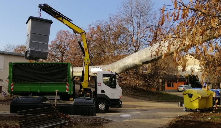 V Brně začaly fungovat první polopodzemní kontejnery