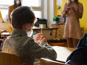 Žáci a studenti se vracejí po Vánocích do škol, všechny čeká testování