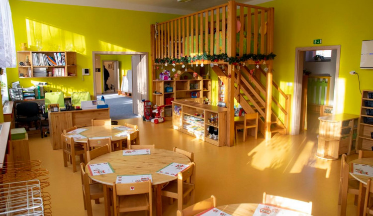 Školka U Vršovického nádraží je opravená. Má nové přístavby i keramickou pec