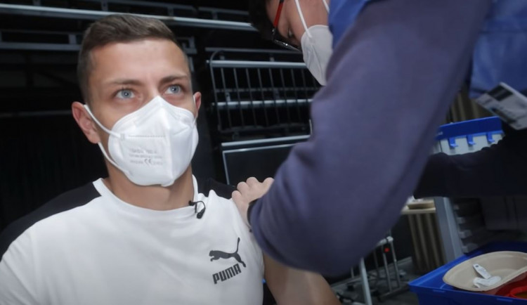 Očkuje se v Edenu i na Letné. Slavia i Sparta dnes otevřely očkovací místa na svých stadionech