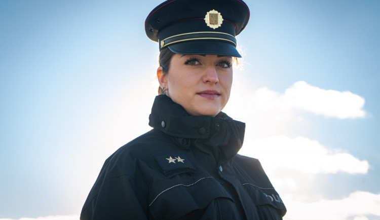 Holka od rány z Moravy jako policejní mluvčí. V Praze se mi líbí, už tu zůstanu, říká Violeta Siřišťová