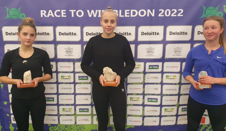 Mladí tenisté stále bojují o účast na Wimbledonu. I v novém roce pokračuje Race to Wimbledon.