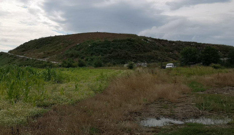 Skládky se zaplňují a spalovny to hned nezachrání. Zbavit se odpadu bude dražší