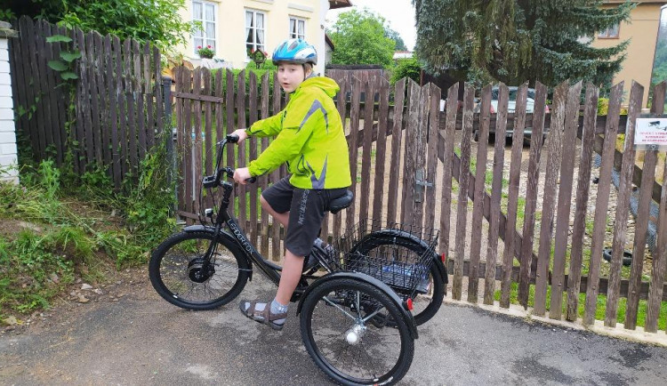 Naděje pro autistu Kubíka se jmenuje hyperbarická komora.