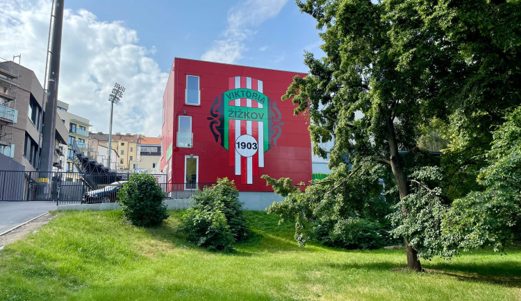 Praha 3 pronajme Viktorce stadion na 30 let za korunu ročně. Konečně máme zase domov, zní z klubu