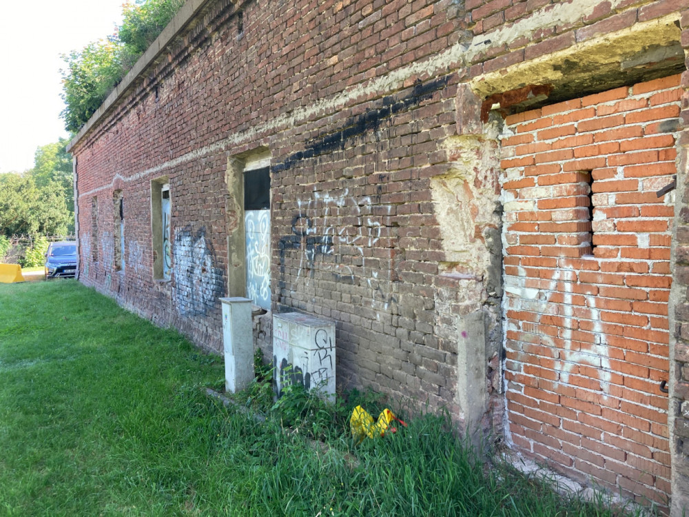 Pajkrova flošna v Hradci Králové se má proměnit na studentské centrum. Město hledá projektanta
