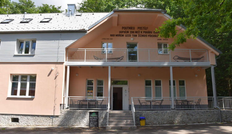 Písek nabízí k pronájmu chatu z filmu o Homolkových, první pokus nevyšel