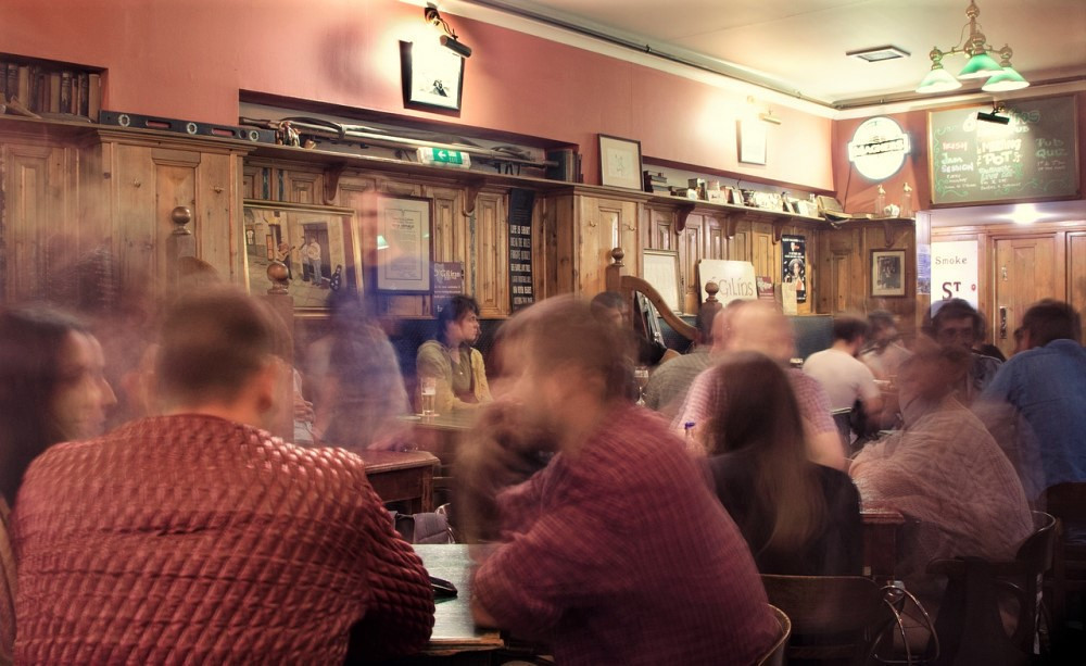 Soud zrušil povinnost prokazovat očkování při vstupu do restaurací