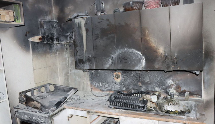 Smolařům z Brna se potřetí nepovedlo vyrobit pervitin. Kuchyně explodovala