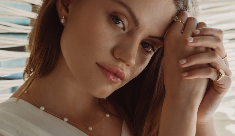 Nechte se okouzlit Akoya perlami – proč by ve vaší šperkovnici neměly chybět?