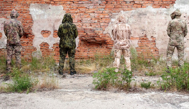 Armáda představila nový univerzální maskovací vzor uniforem