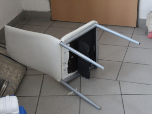 Drogy, hluk a nepořádek. V brněnském domě dělají zle obyvatelé sociálních bytů