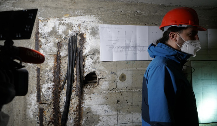 Barrandovský most je ve špatném technickém stavu. Podívejte se do jeho útrob