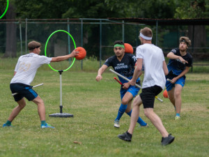 Chrániče na zuby a zlatonka v trenýrkách. Přečtěte si, jak se v Praze hraje famfrpál