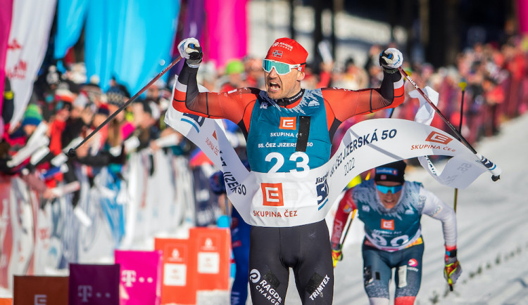 Rekordní a slunečnou 55. ČEZ Jizerskou 50 vyhráli Nor Nygaard a Švédka Dahlová.