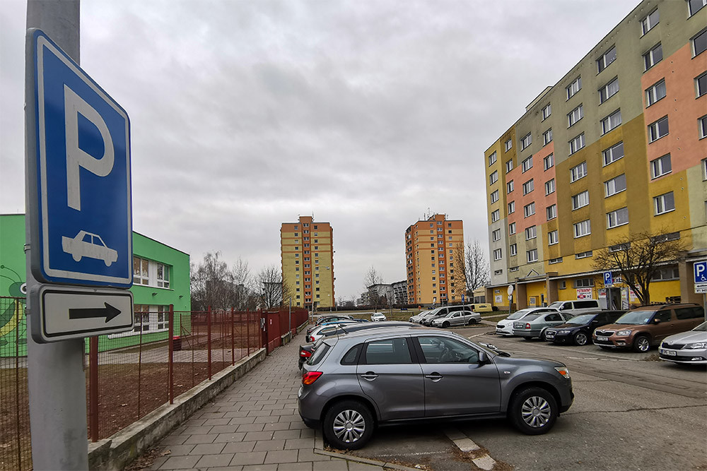 16451105381262-124-parking-sidliste