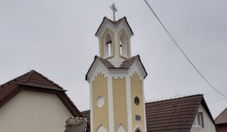 Kapličku, kterou před třemi roky zdemoloval náraz kamionu, dnes znovu vysvětili