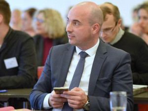 Členové koalice ve vedení města Plzně vyzývají k rezignaci prvního náměstka primátora Romana Zarzyckého