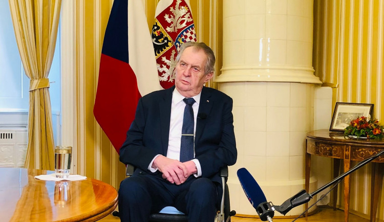 Rusko se dopouští zločinu proti míru. Prezident Miloš Zeman odsoudil útok na Ukrajinu.